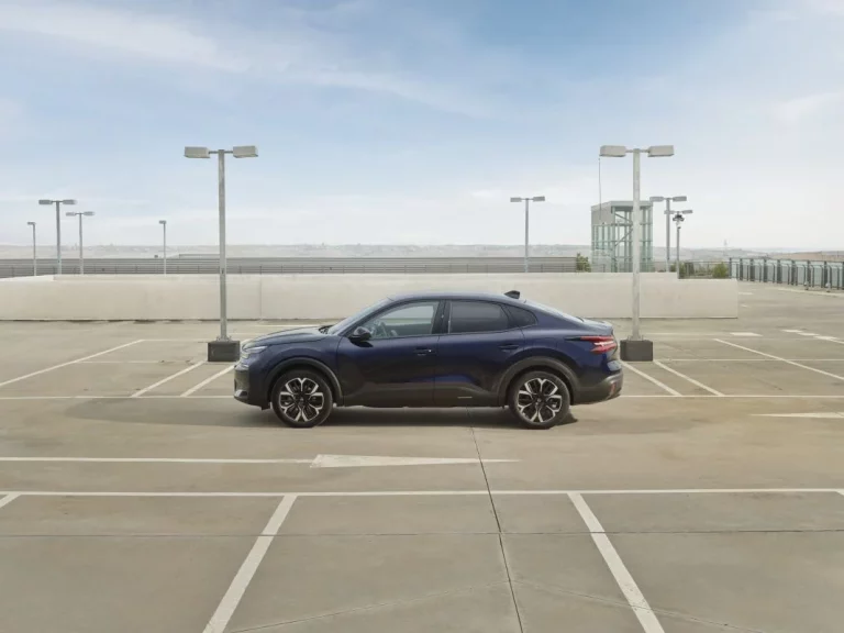 Confort, espacio y fiabilidad: Piedras angulares de los Citroën C4 y Citroën C4 X