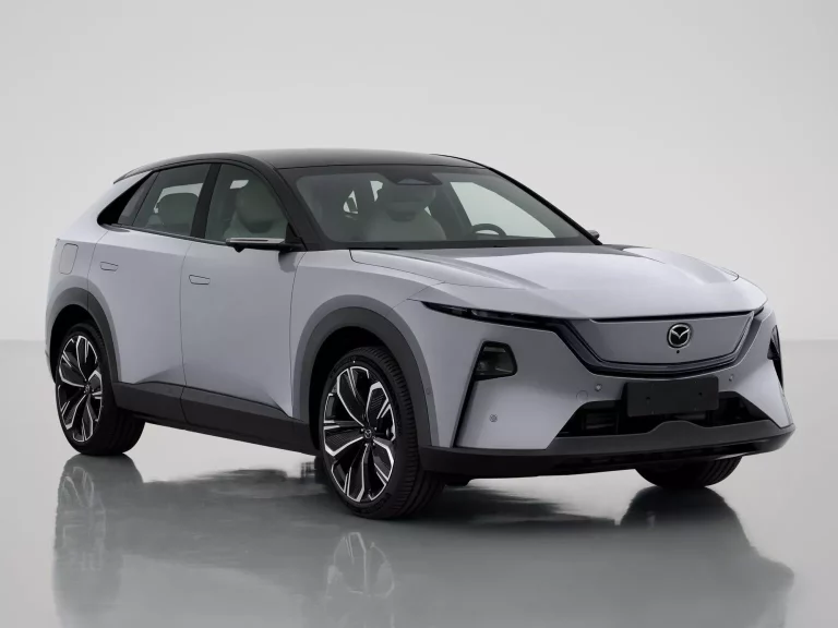 Mazda EZ-60: El CX-6e que llegará aquí se escapa antes de tiempo