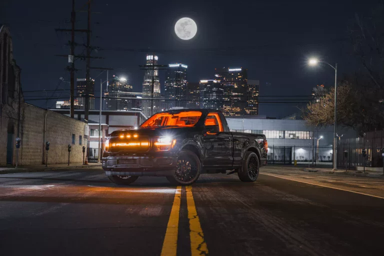 Roush ha creado un Ford F-150 capaz de tomar las curvas como un Mustang
