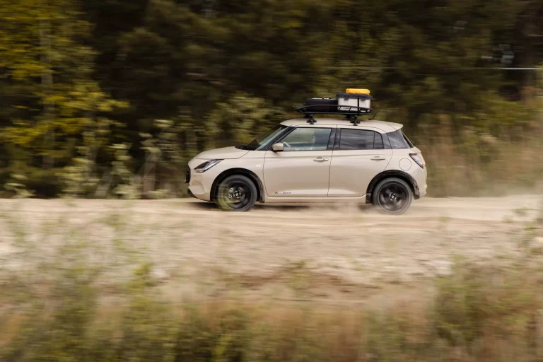El Suzuki Swift con complejo de 911 Dakar llega desde Países Bajos