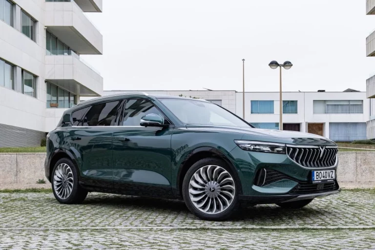 El lujo de conducir un VOYAH Free por menos de lo que imaginas al mes