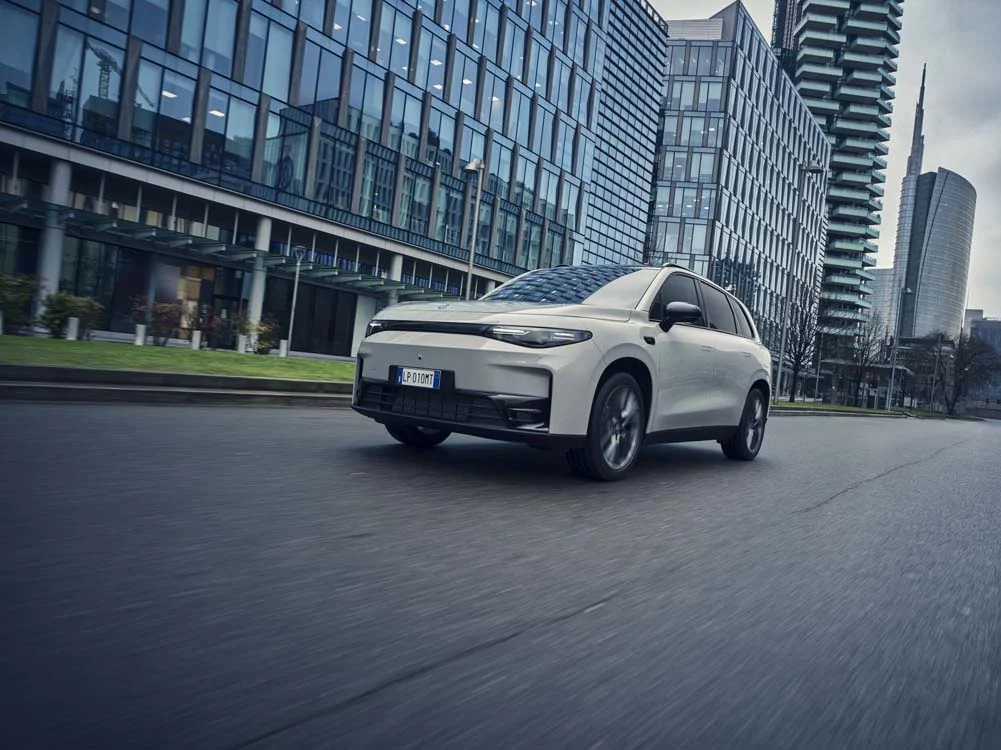 Leapmotor C10 REEV: el SUV con casi 1.000 km de autonomía y etiqueta CERO que cuesta 35.000 euros menos que un BMW X3