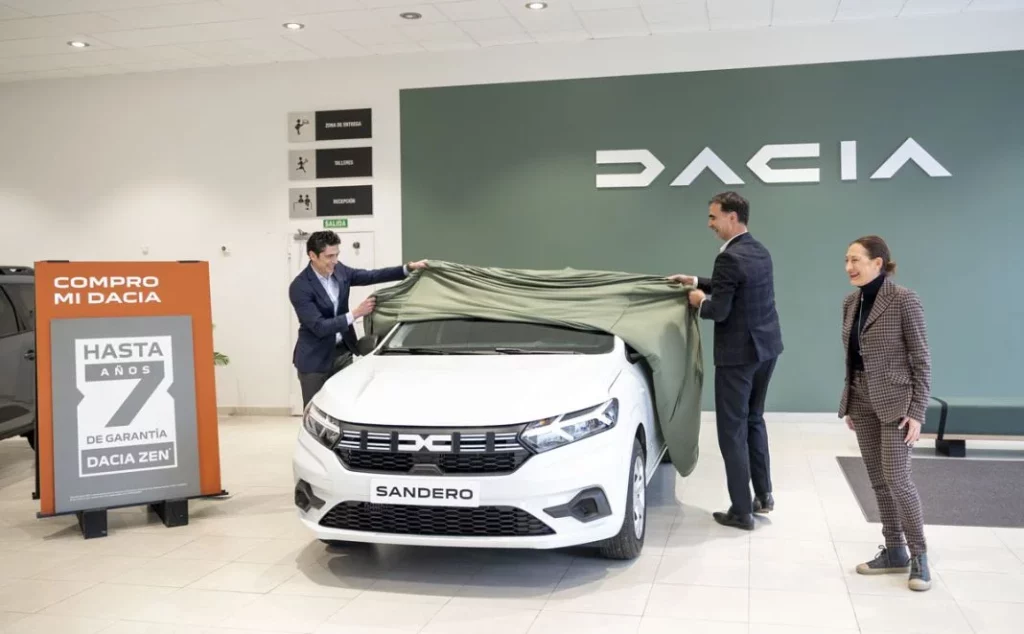 CAREMAKERS Primeras entregas Concesionario Dacia Burgos Motor16