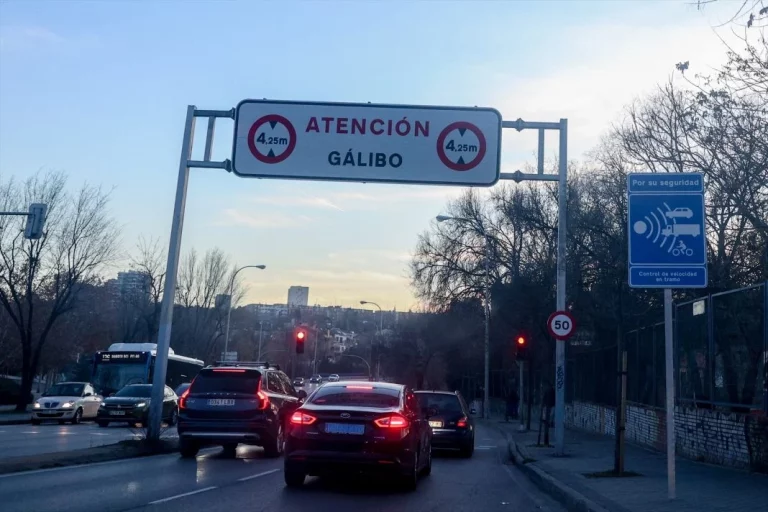 La DGT estrena un radar que te cronometra: así es la multa de 600 euros y 6 puntos que te llegará