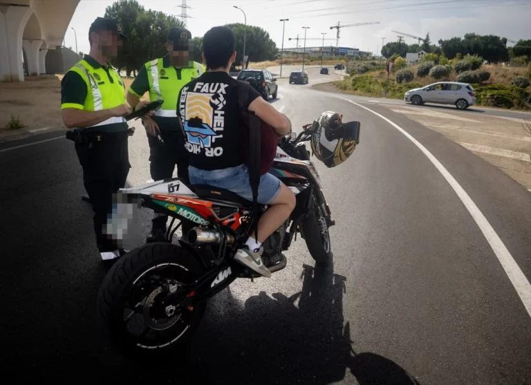 Los motoristas, en el punto de mira de la DGT, que redobla la vigilancia sobre ellos
