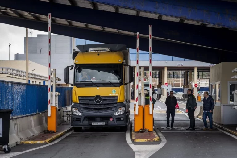 El ‘método mexicano’ por el que la Guardia Civil pone en guardia a todos los camioneros en España