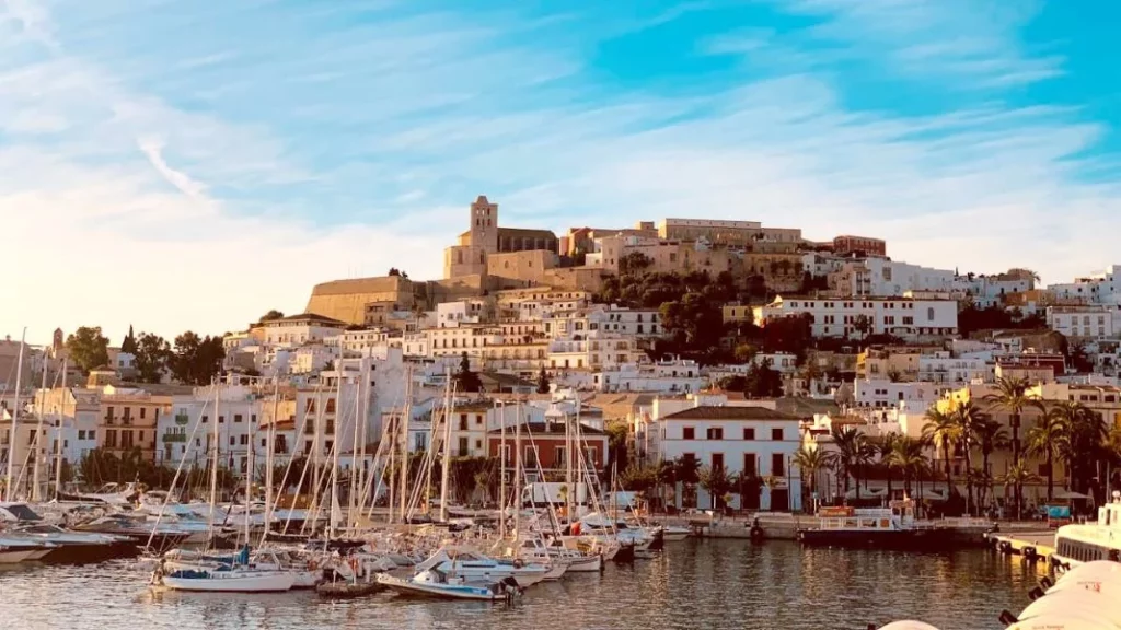 Ibiza isla playa Pexels martinaamaro 116316471 Motor16