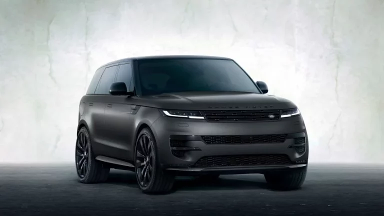 Así es el todoterreno en el que viaja Ana Peleteiro: el más barato cuesta 98.250 euros