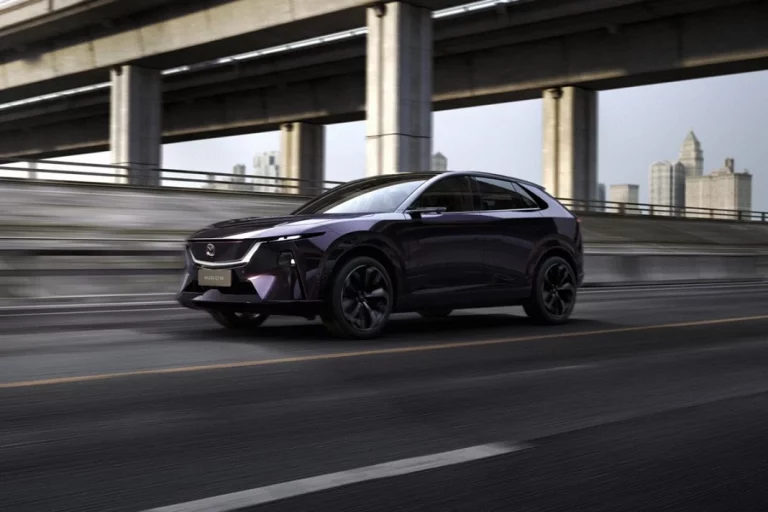 Así es el Mazda CX-6e, la variante para Europa del EZ-60