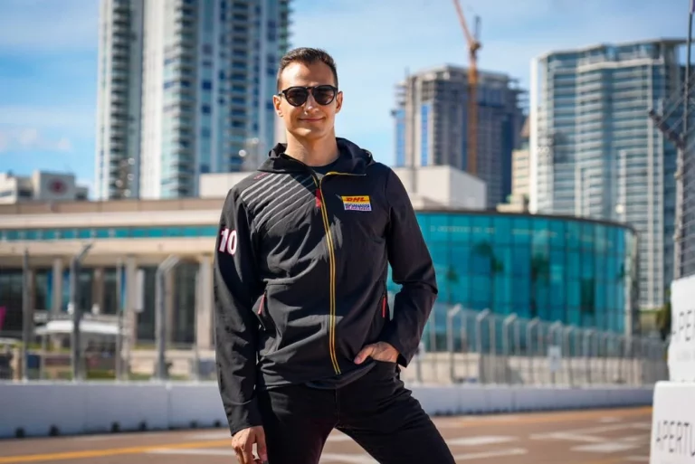 Alex Palou, el campeón de la Indycar que inspira una colección de ropa