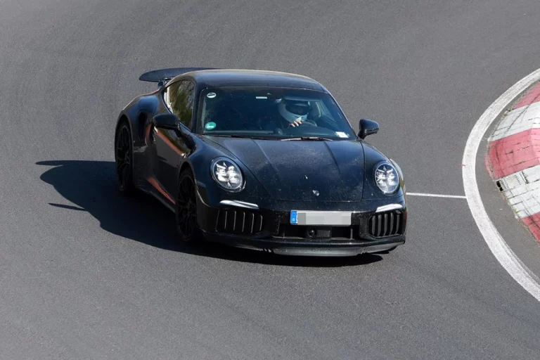 El Porsche 911 Turbo S 992.2 ya calienta en Nürburgring