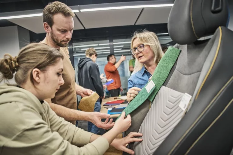 El 10º coche de los estudiantes de Škoda celebrará 130 años de historia de la marca