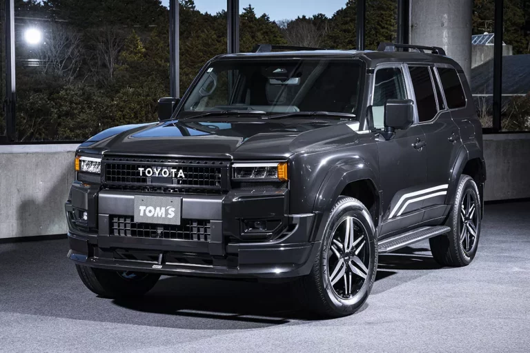 Este Toyota Land Cruiser 250 de TOM’s es tan absurdo como atractivo