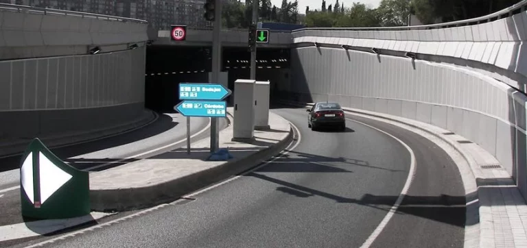 Google Maps y Waze dan con la tecla para que jamás te pierdas en un túnel por culpa del GPS