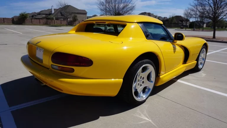 Sólo hay 178 Dodge Viper como este, que está esperando a que lo exprimas por un módico precio