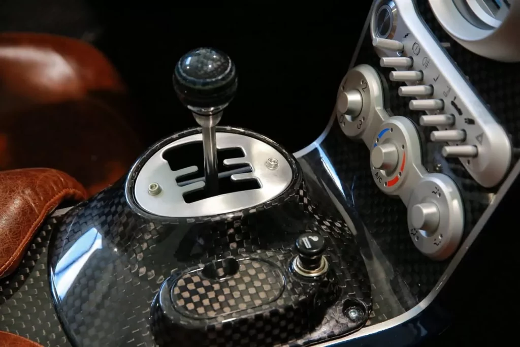 ¿Buscas un regalo original para tu coche? Este accesorio para la palanca de cambios de Amazon es genial y cuesta menos de 4 euros 3 Motor16 palanca de cambio