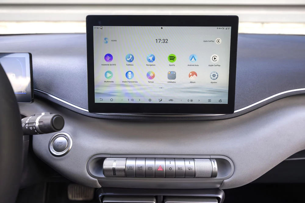 2025 BYD Dolphin Surf. Imagen pantalla.