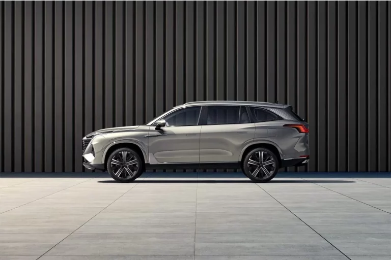 MG QS: El enorme SUV de 7 plazas que solo cuesta 27.000 euros