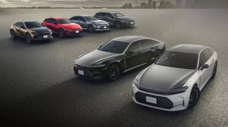 Toyota Crown 70th: Aires de Maybach para celebrar una larga trayectoria