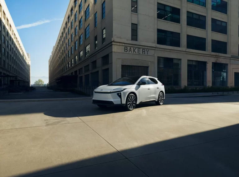 Toyota bZ: Nombre más breve para un SUV eléctrico con más potencia y con más autonomía