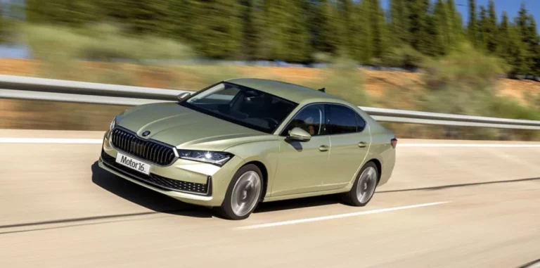 Skoda Superb 1.5 TSI mHEV 150 CV DSG7 Selection: No va a la moda, pero lo borda