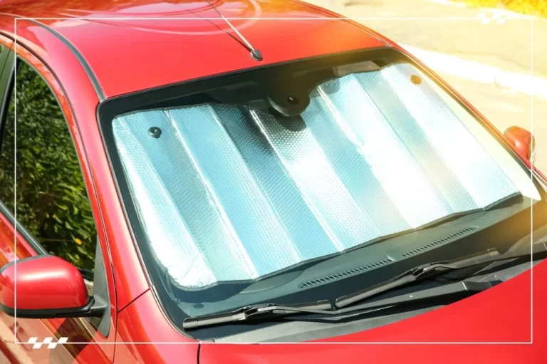 El parasol para proteger tu coche del calor que te puede costar hasta 200 euros de multa: mucho ojo