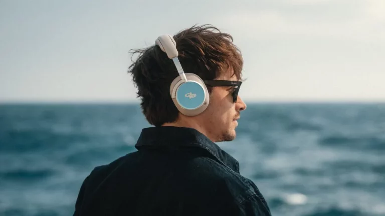 Bang & Olufsen crea unos cascos para Charles Leclerc inspirados en su tierra natal