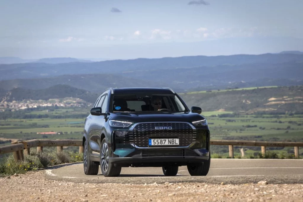 EBRO se apunta al baby boom del Mundial: regala recarga eléctrica a las familias que tengan un hijo tras la segunda estrella de España 2 Motor16 EBRO s800 PHEV