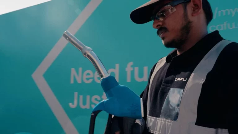 La gasolinera de Dubái que da mil vueltas a Repsol, Moeve, BP o Galp con esta ingeniosa solución