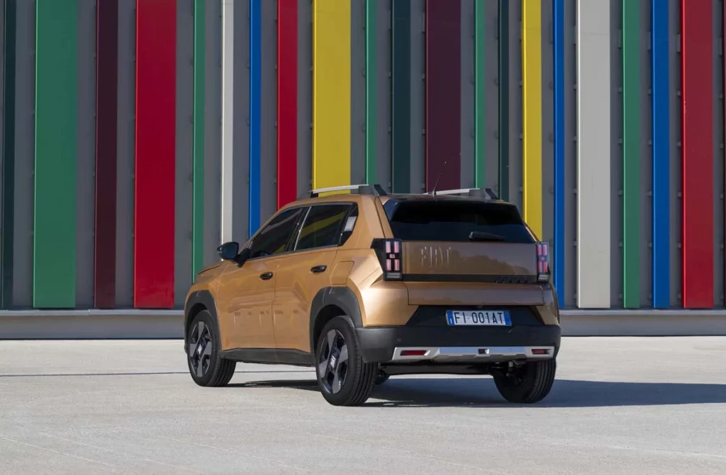 Fiat Grande Panda. La reinvención del icono italiano para la movilidad urbana moderna 17 Motor16 Fiat Grande Panda Hybrid 21 Motor16