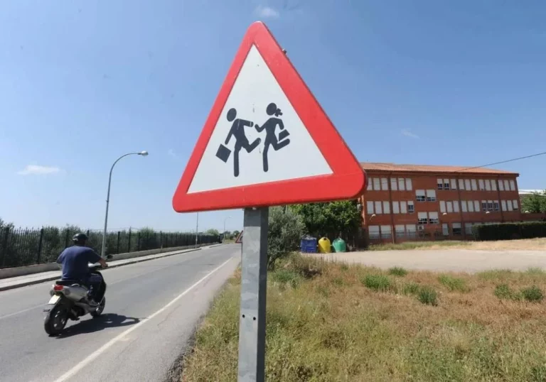 La DGT apoya la diversidad de género y lanza dos nuevas señales que deberías conocer ya mismo