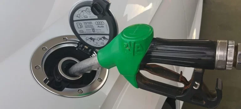 Esta es la gasolinera más barata de todo Barcelona: aquí llenas tu coche por menos de 50 euros