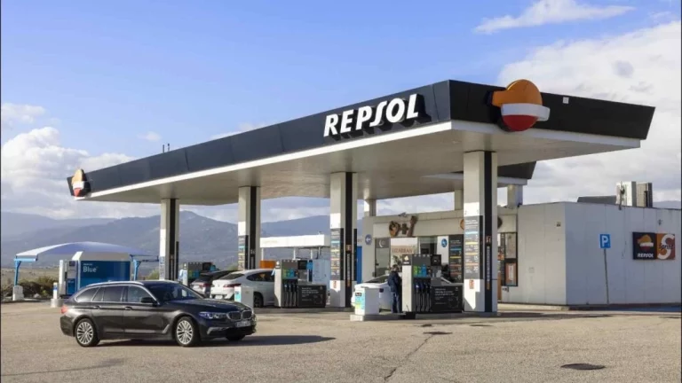La excusa que Repsol pone para no dejar morir el diésel podría incluso llegar a salvarte la vida