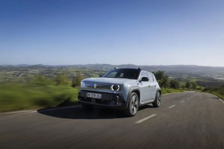Primera prueba del Renault 4 E-Tech: Ya está aquí el “cuatro latas” eléctrico