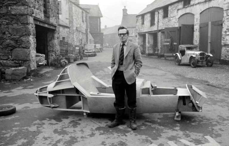 Marcos: La legendaria marca británica que regresa a la vida 20 años después