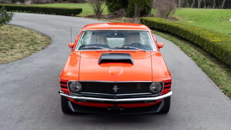 Este Ford Mustang con 55 años es tan especial que ha costado lo que 10 Dark Horse a estrenar