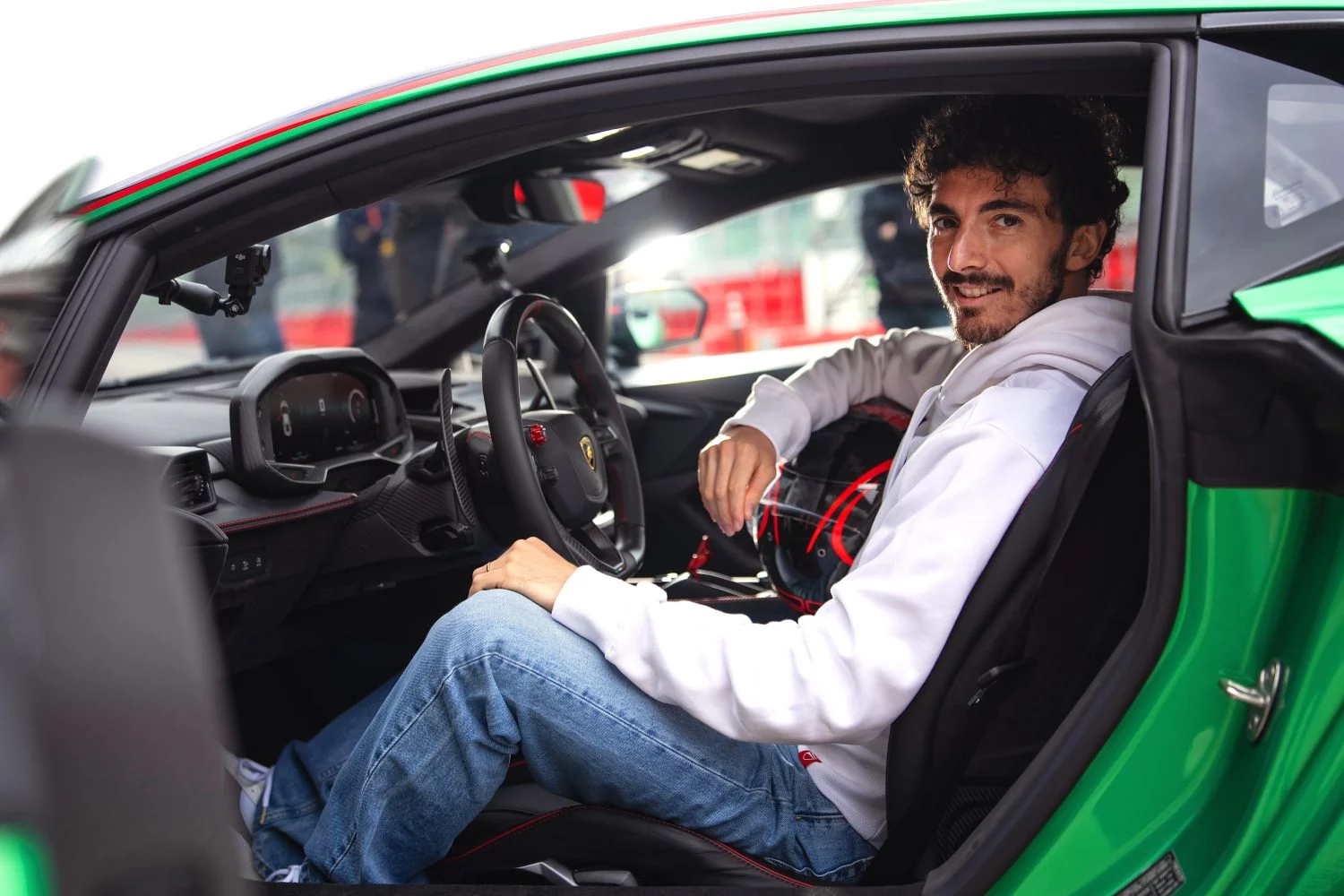 Bagnaia denuncia la hipocresía en seguridad: solo tres pilotos acuden a la comisión de MotoGP 1 Motor16 Pecco Bagnaia