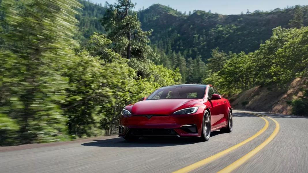 2025 Tesla Model S. Imagen portada.