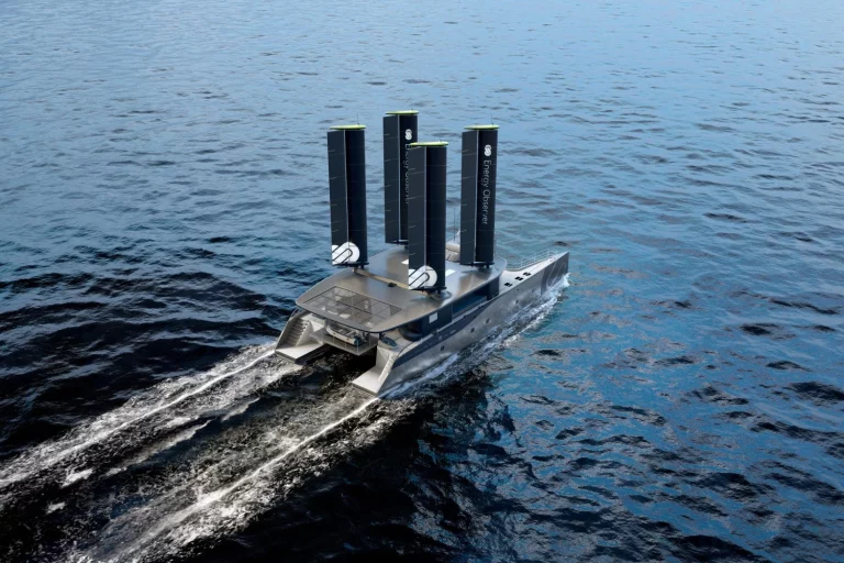 Energy Observer: El catamarán que Toyota ha convertido en un laboratorio navegante