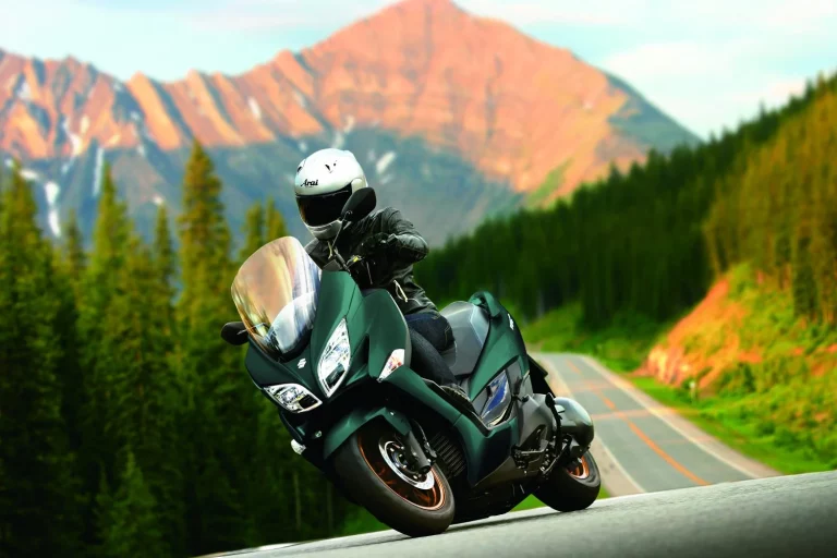 Burgman 400: El maxiscooter mimado de Suzuki se pone al día