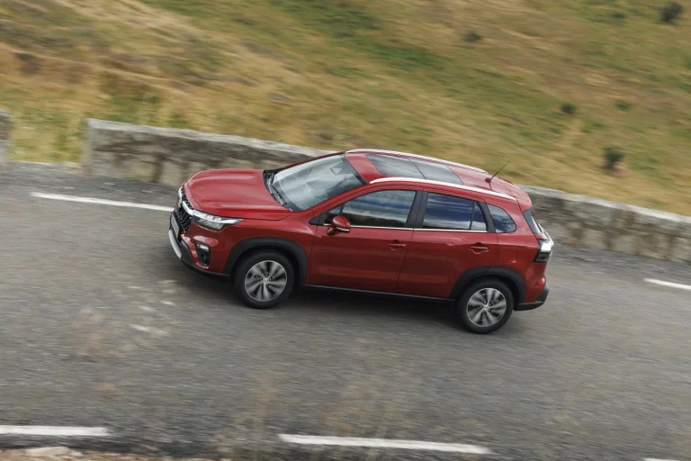 Suzuki S-Cross 2026: El SUV japonés recorta su potencia para ser más limpio