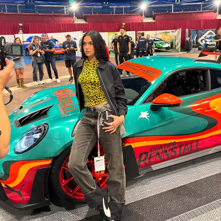 El detalle que ha inspirado a Dua Lipa a la hora de personalizar su nuevo Porsche de 500.000 euros