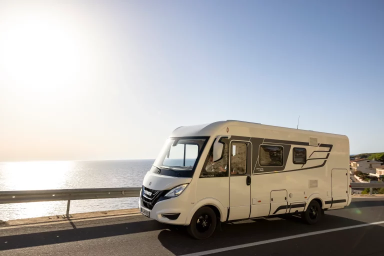 ¿Viajas este verano en autocaravana o camper? La Guardia Civil de Tráfico tiene algo importante que contarte