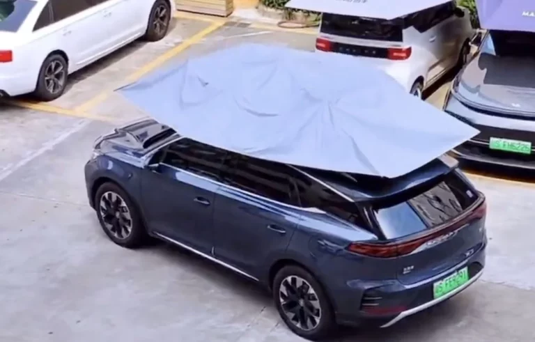 Este es el parasol definitivo para tu coche en plena ola de calor, pero que solo vas a conseguir en Temu o AliExpress