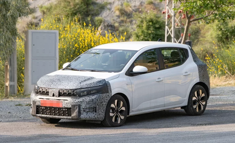 El Dacia Sandero 2026 se deja ver en fotos espía