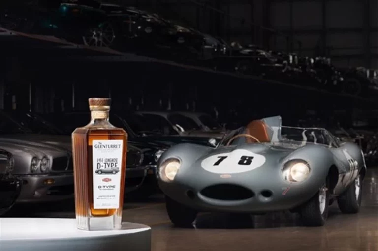 Jaguar celebra los 70 años del D-Type de una forma muy especial