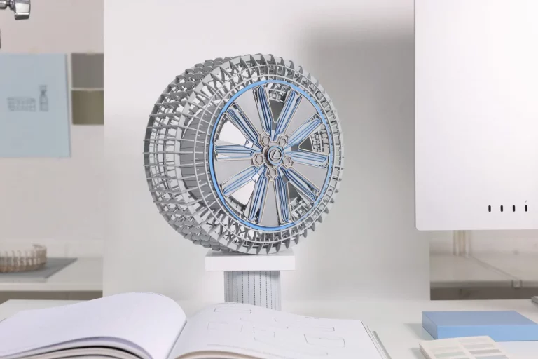 El Lexus LBX ahora tiene ruedas de papel