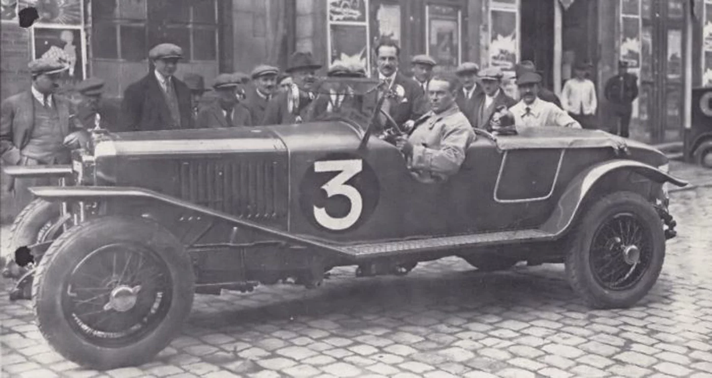 2026 Peugeot en Le Mans 100 años. Imagen portada.