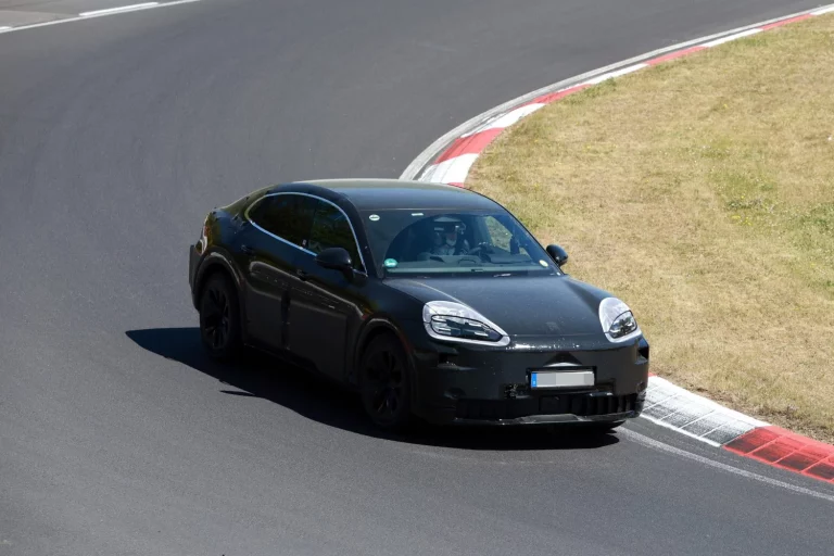 Así será el futuro, a medio y largo plazo, el Porsche Cayenne