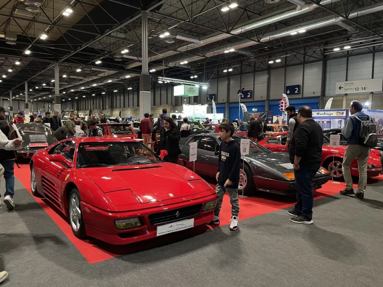 Más de 100 coches clásicos a subasta en Retromóvil